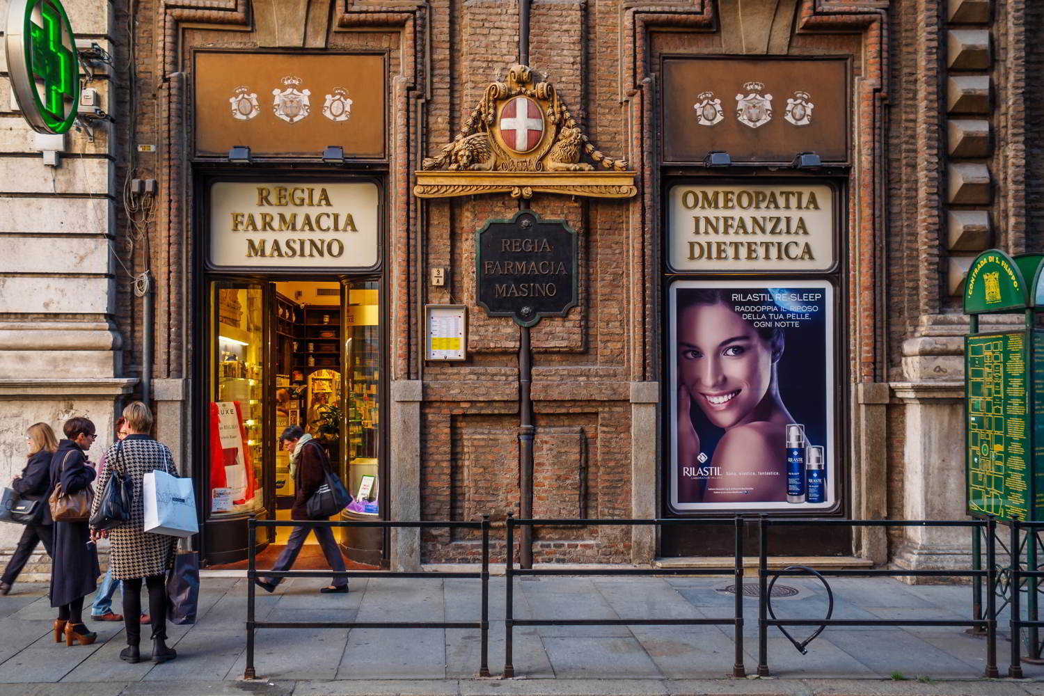 tour of Turin's Jewish ghetto, Historic Doorways and Shops