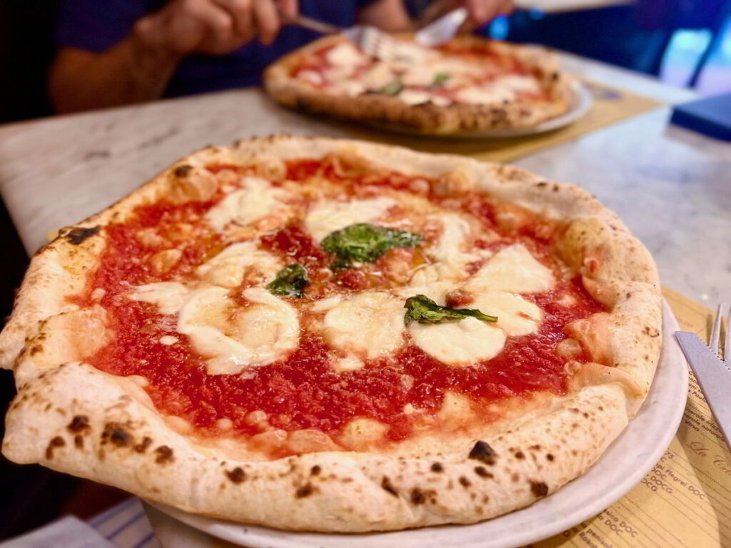 Pizza food tour in Naples