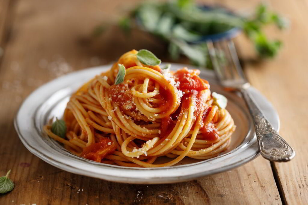 Classic spaghetti with tomato sauce