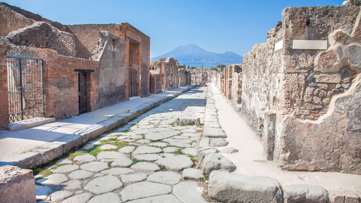 Small group Pompei Tour